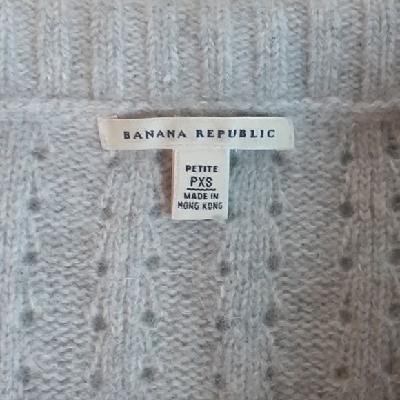 Off the shoulder banana republic sweater XSP - Picture 3 of 4